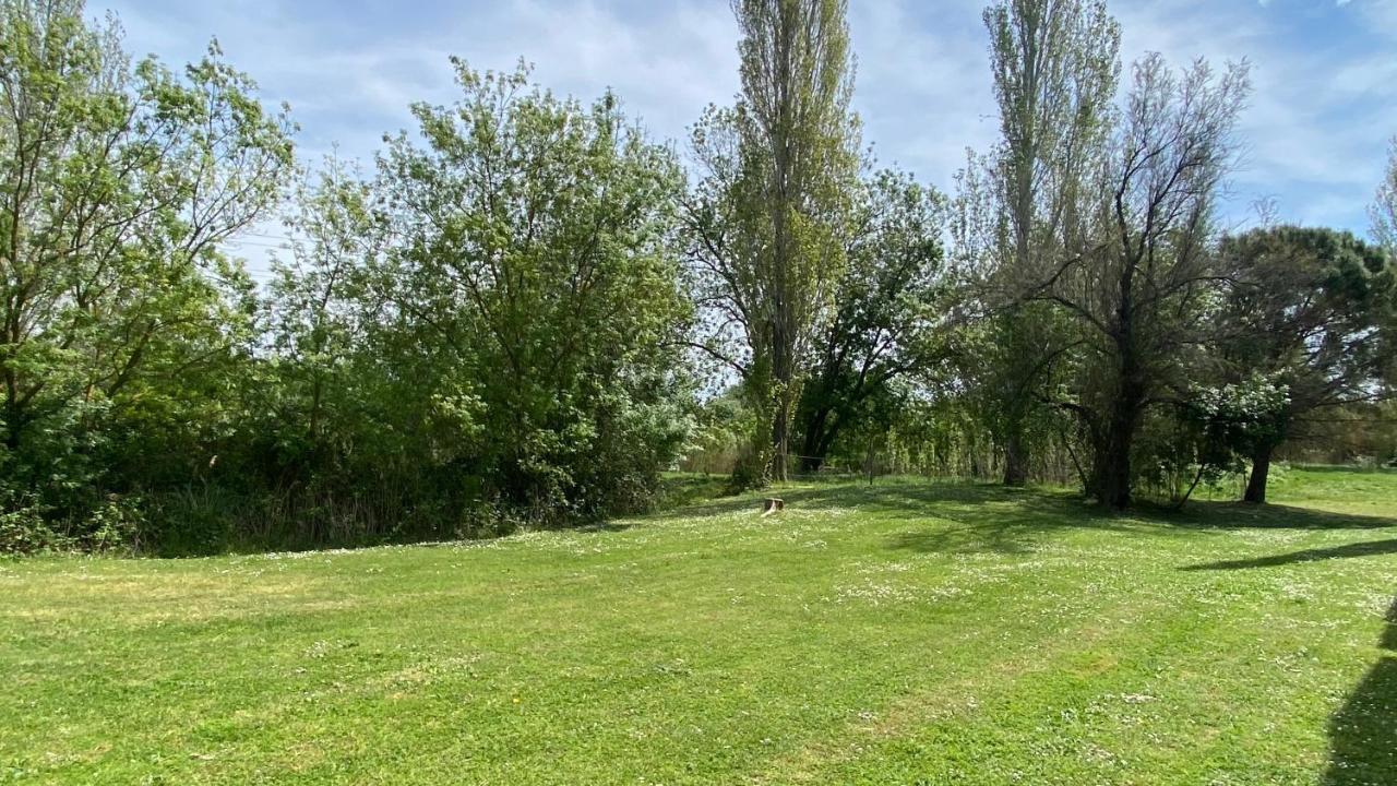 Joli Appartement 27M2 Oasis Provencale En Village Vacances En Camargue Arles Exterior photo