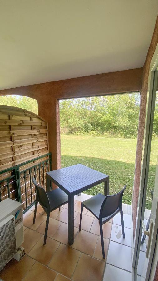 Joli Appartement 27M2 Oasis Provencale En Village Vacances En Camargue Arles Exterior photo