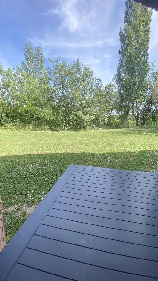 Joli Appartement 27M2 Oasis Provencale En Village Vacances En Camargue Arles Exterior photo